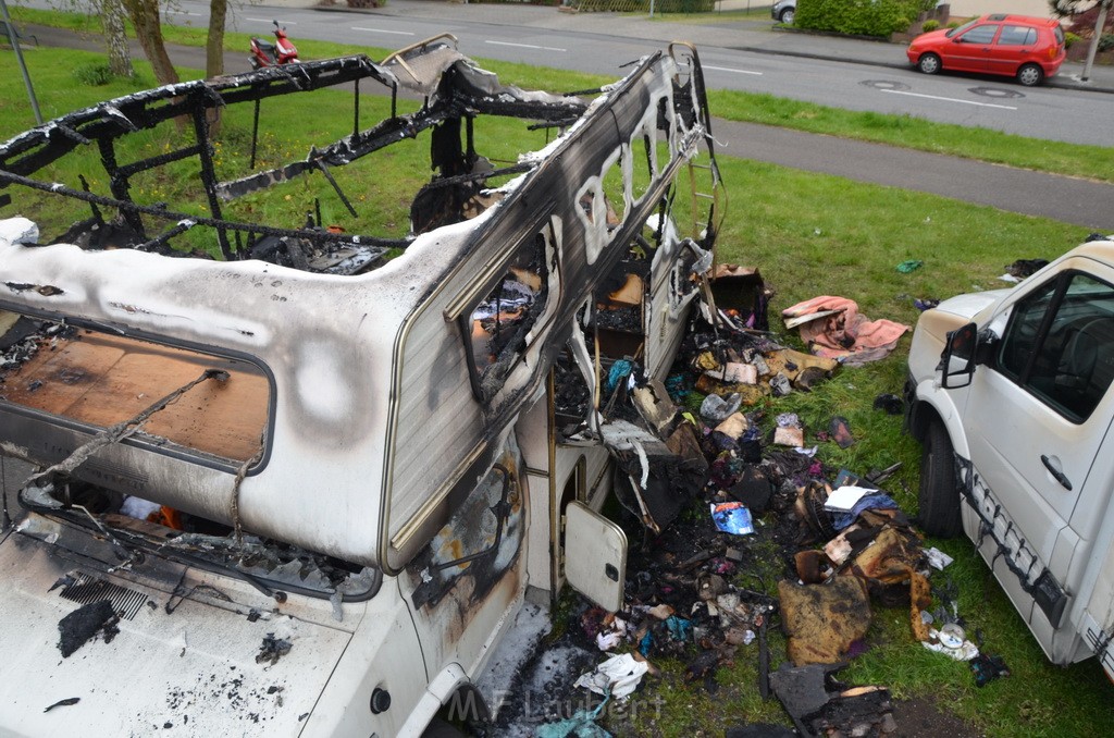 Wohnmobil ausgebrannt Koeln Porz Linder Mauspfad P120.JPG - Miklos Laubert